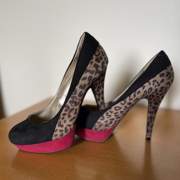 NWOT Guess Leopard Heels - Picture 2 of 9